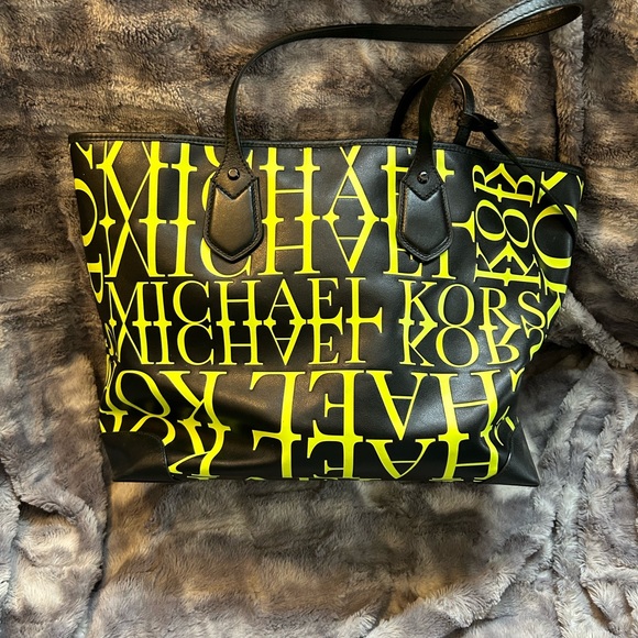 Michael Kors Black and Neon Green tote with the detachable pouch. - Picture 4 of 5